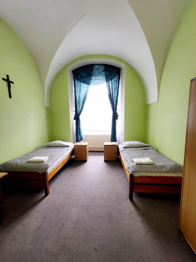 Diecezjalny Dom Formacyjny Daire Nysa Dış mekan fotoğraf