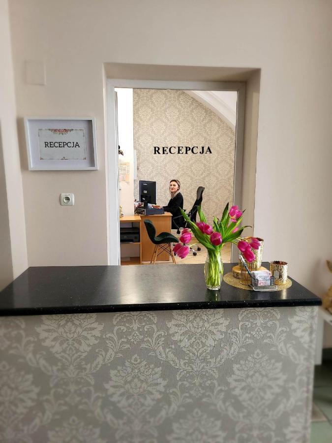 Diecezjalny Dom Formacyjny Daire Nysa Dış mekan fotoğraf