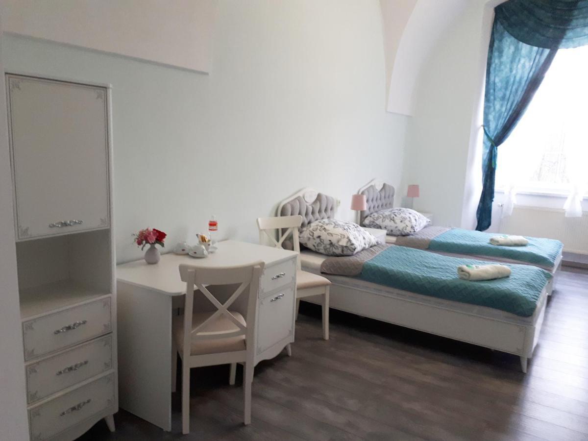 Diecezjalny Dom Formacyjny Daire Nysa Dış mekan fotoğraf