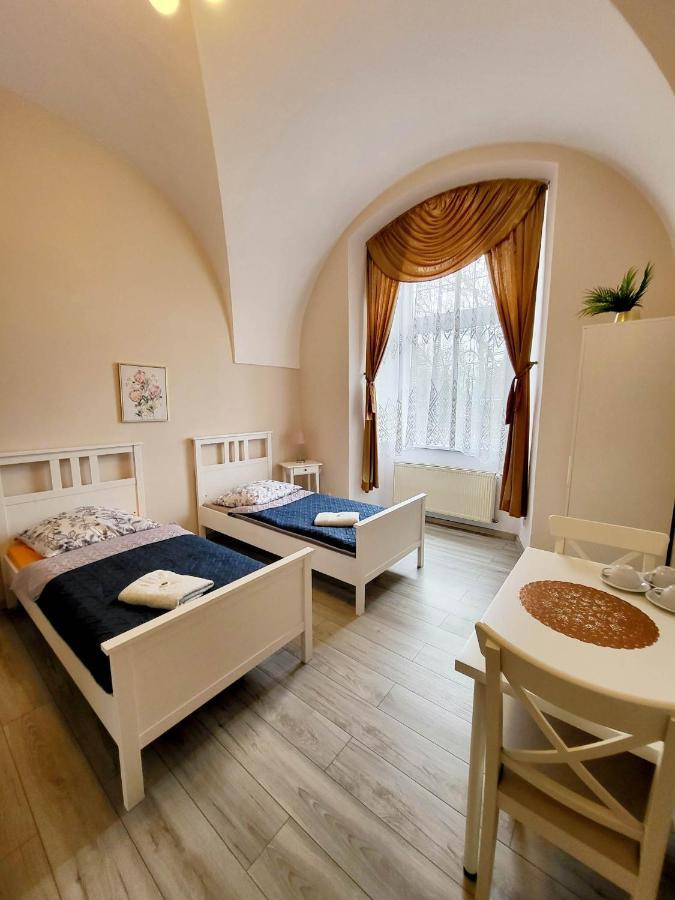 Diecezjalny Dom Formacyjny Daire Nysa Dış mekan fotoğraf