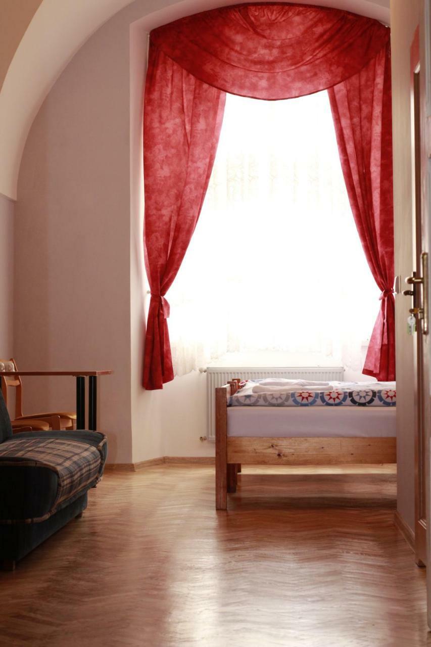 Diecezjalny Dom Formacyjny Daire Nysa Dış mekan fotoğraf