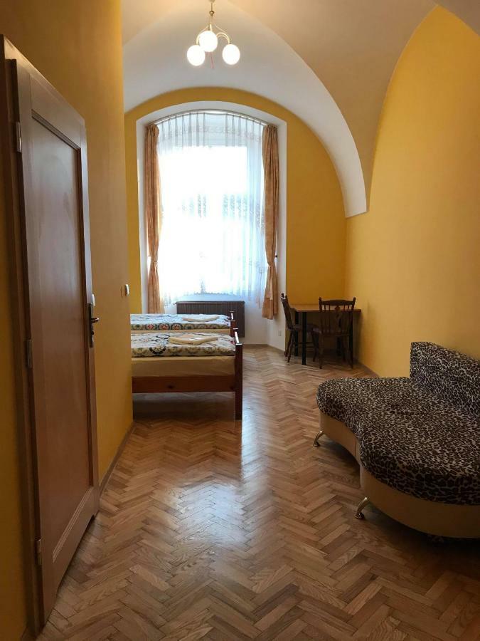 Diecezjalny Dom Formacyjny Daire Nysa Dış mekan fotoğraf